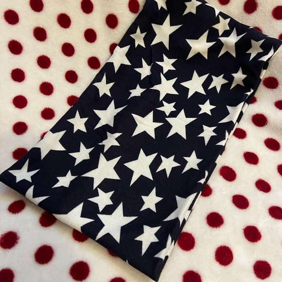 Star Patterned Scarf - Picture 2 of 3